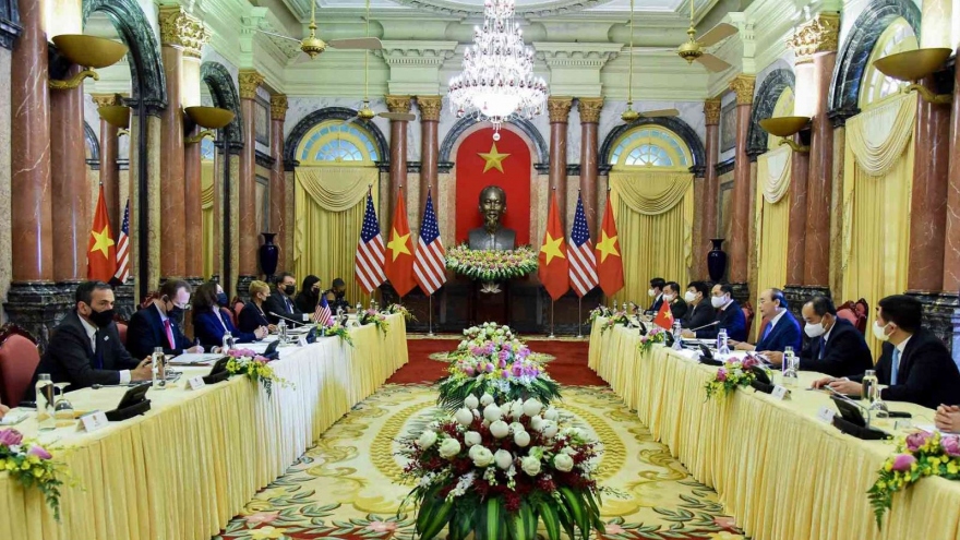 Chủ tịch nước Nguyễn Xuân Phúc tiếp Phó Tổng thống Hoa Kỳ Kamala Harris
